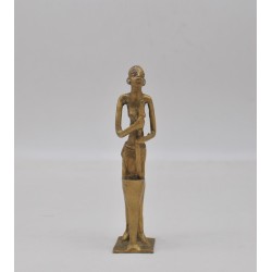 Une statuette en bronze,...