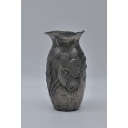 Vase en etain
