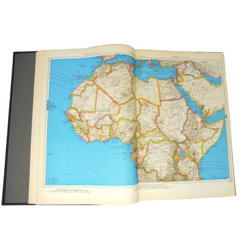 Atlas International Larousse, une collection de cartes géographiques détaillées pour amateurs de géographie.