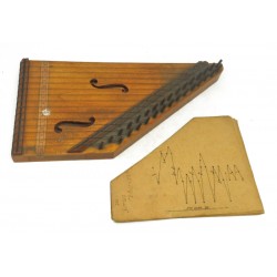 Ancienne cithare-harpe en bois