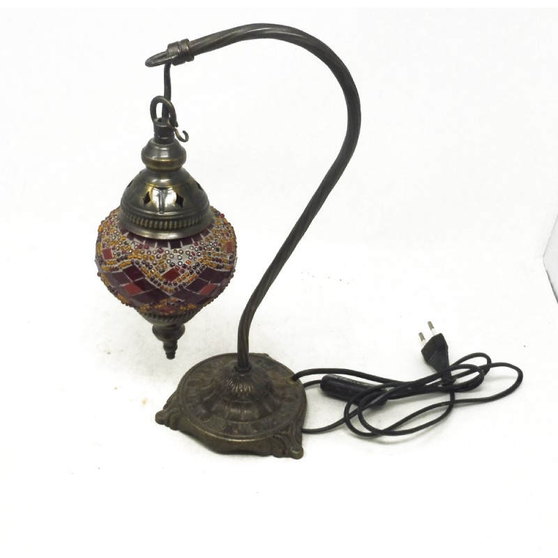 Lampe de table en mosaïque turque avec un abat-jour de globe unique et un pied en forme de col de cygne